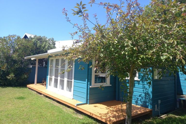 Photo of property in 18 Ngapaki Street, Waikanae Beach, Waikanae, 5036