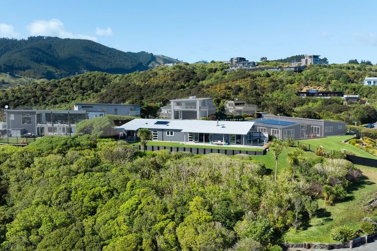 Photo of property in 5 Ocean Vista Lane, Paraparaumu, 5032