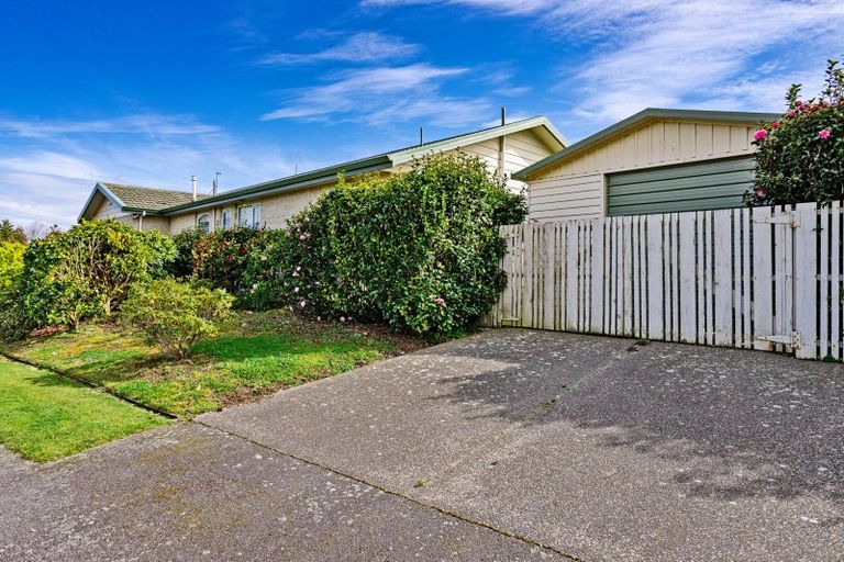 Photo of property in 16 Moana Street, Rosedale, Invercargill, 9810