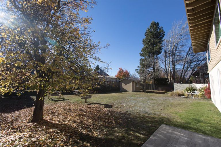 Photo of property in 35 Murray Place, Lake Tekapo, 7999