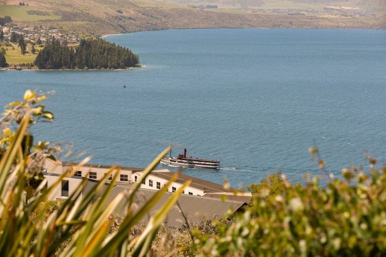 Photo of property in Alpine Meadows Apartments, 135g Fernhill Road, Fernhill, Queenstown, 9300