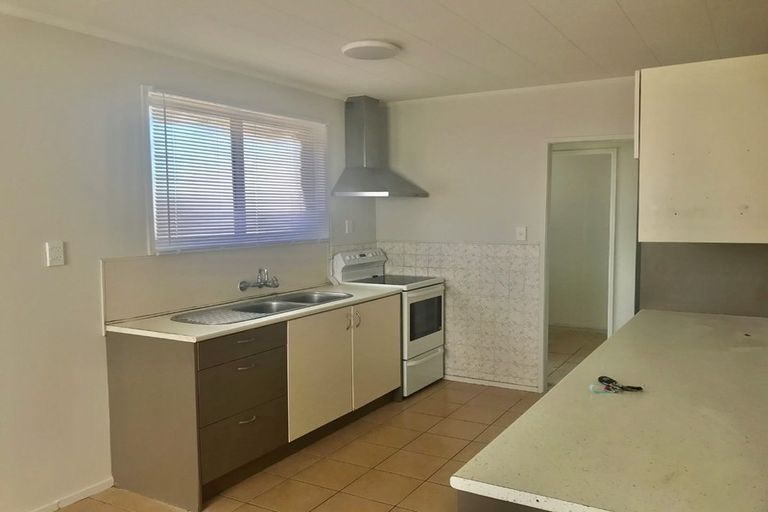 Photo of property in 6 Desford Place, Mangere, Auckland, 2022