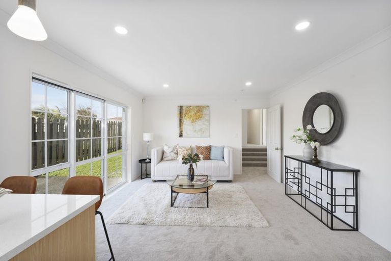 Photo of property in 2 Diana Place, Ranui, Auckland, 0612