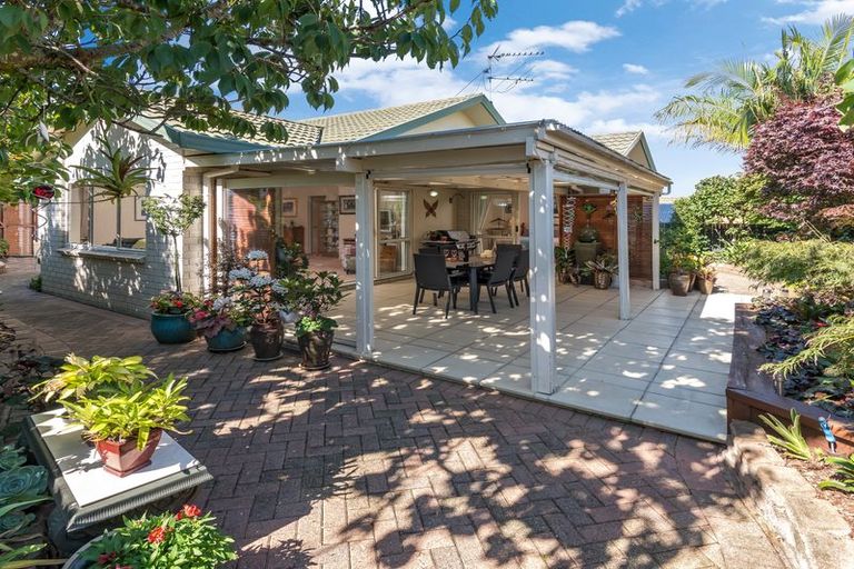 Photo of property in 2/12 Rochester Crescent, Somerville, Auckland, 2014