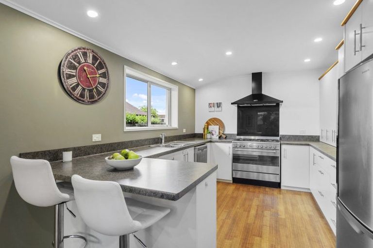 Photo of property in 16 O'halloran Drive, Halswell, Christchurch, 8025