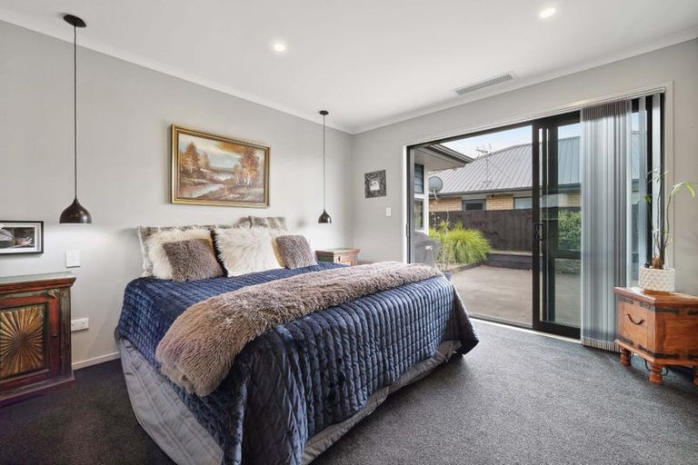 Photo of property in 53 Pohutukawa Parade, Riverhead, 0820