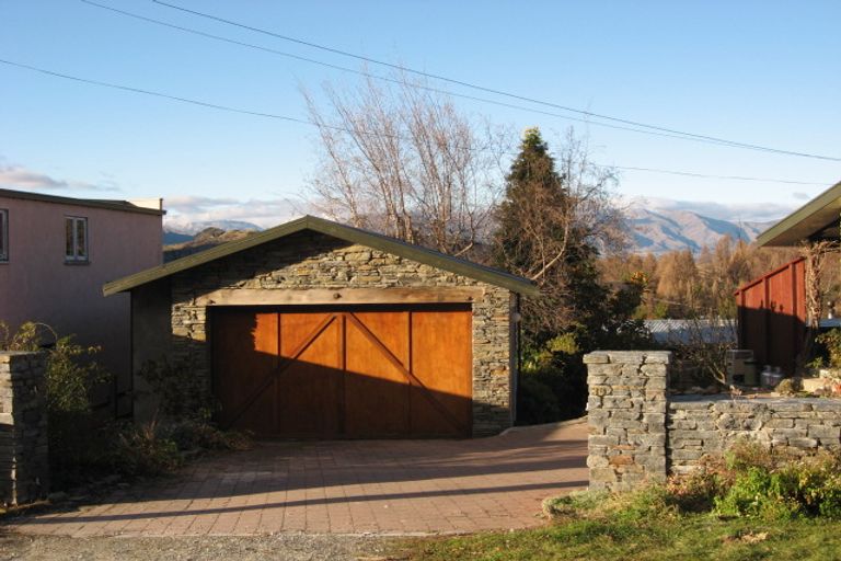 Photo of property in 38 Mcchesney Road, Arthurs Point, Queenstown, 9371