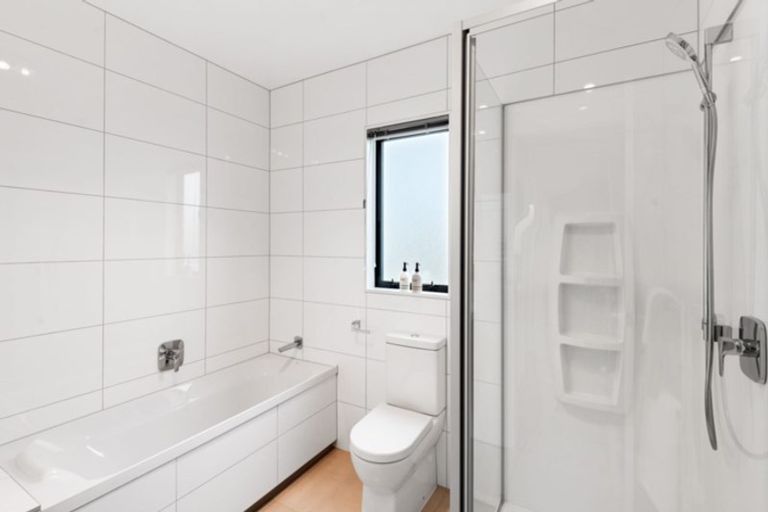 Photo of property in 37 Pepene Avenue, Takanini, 2112