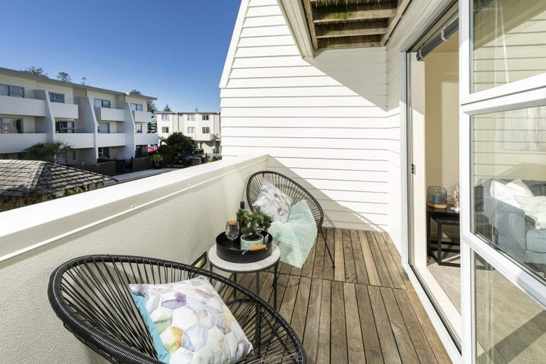 Photo of property in 8/3 Riverside Road, Orewa, 0931