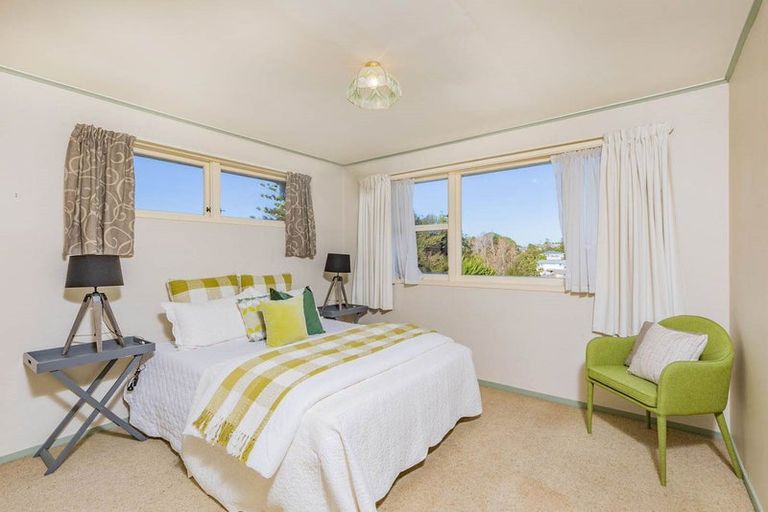 Photo of property in 25 Juniper Road, Sunnynook, Auckland, 0620