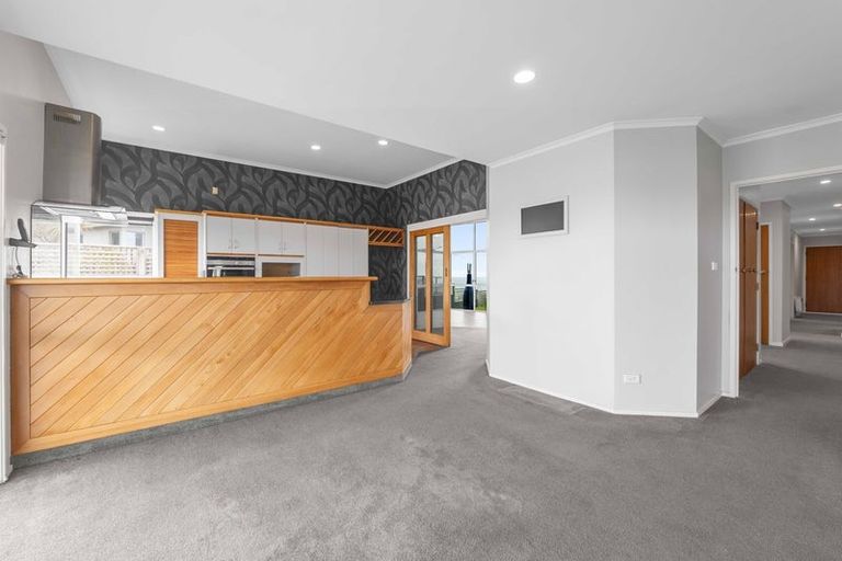 Photo of property in 2 Findlay Street, Moturoa, New Plymouth, 4310