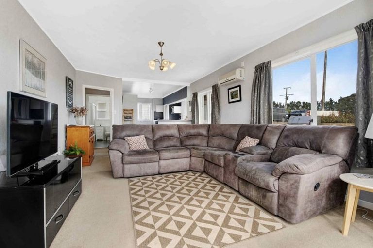 Photo of property in 95 Mangakura Road, Helensville, 0800