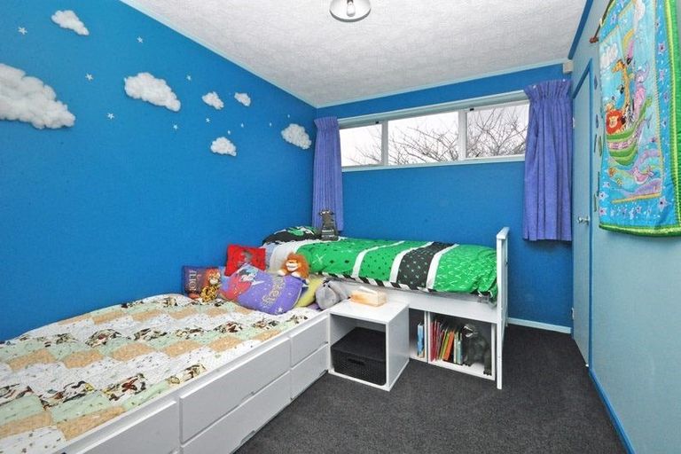 Photo of property in 2 Edwin Freeman Place, Ranui, Auckland, 0612