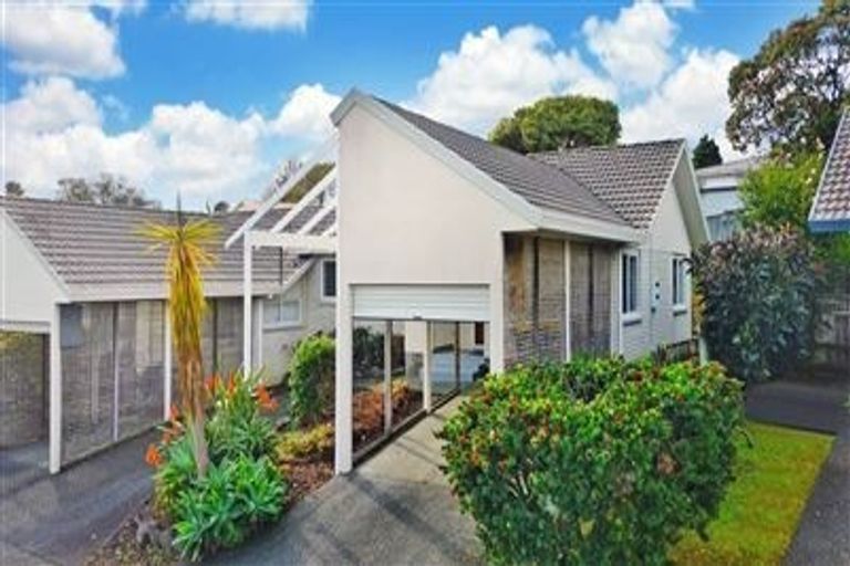 Photo of property in 23 Central Park Drive, Te Atatu South, Auckland, 0610