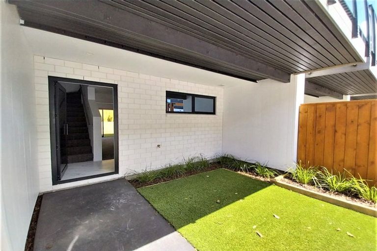 Photo of property in 6/61 Matipo Road, Te Atatu Peninsula, Auckland, 0610
