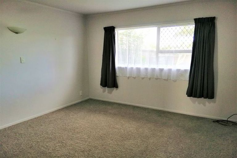 Photo of property in 3/178 Centreway Road, Orewa, 0931