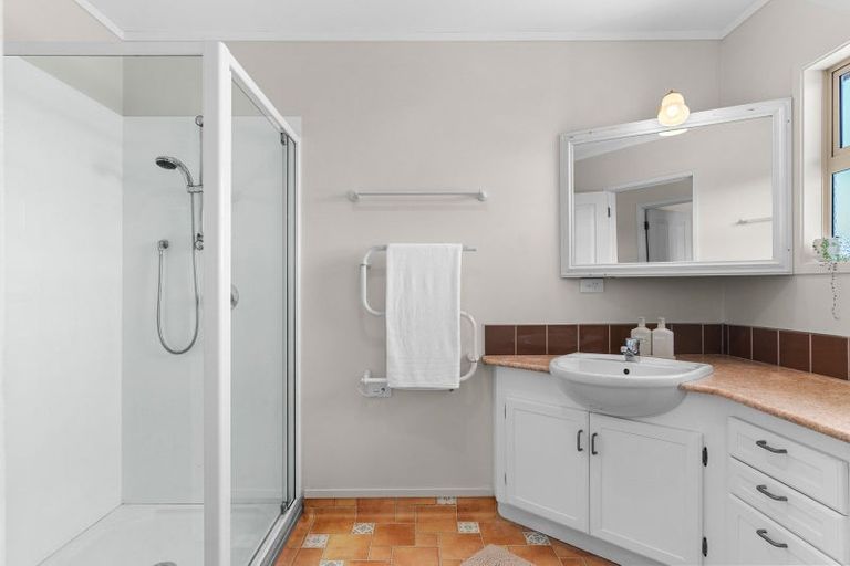 Photo of property in 347 Campbell Road, Parua Bay, Onerahi, 0192