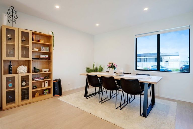 Photo of property in 6 George Cole Lane, Takanini, 2112