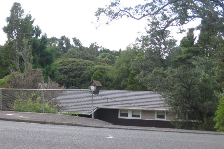 Photo of property in 352 Titirangi Road, Titirangi, Auckland, 0604