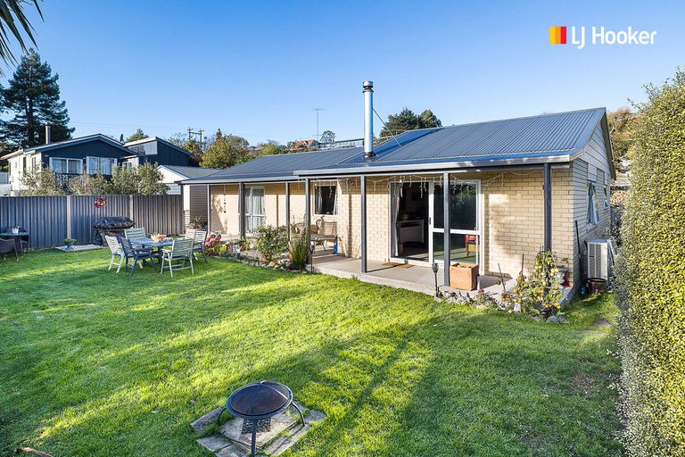 Photo of property in 8 Chatham Street, Waihola, Milton, 9073