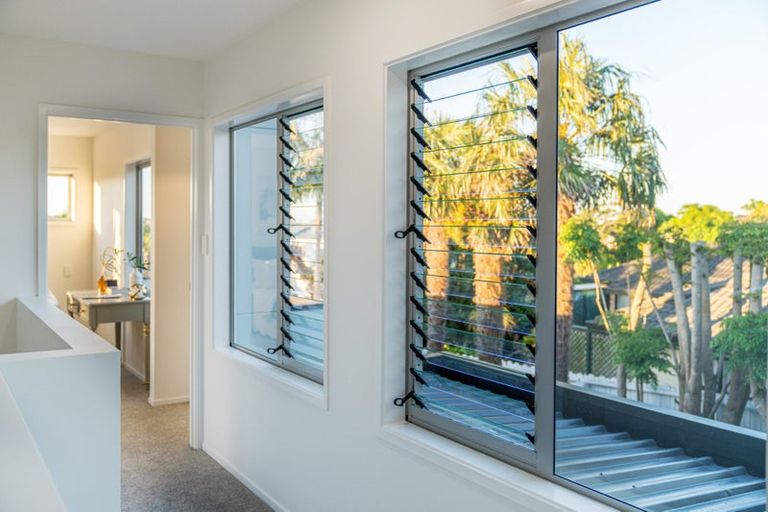 Photo of property in 8 Roy Maloney Drive, Henderson, Auckland, 0612