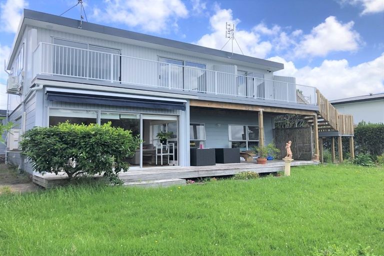 Photo of property in 1/42 Seacliffe Avenue, Belmont, Auckland, 0622