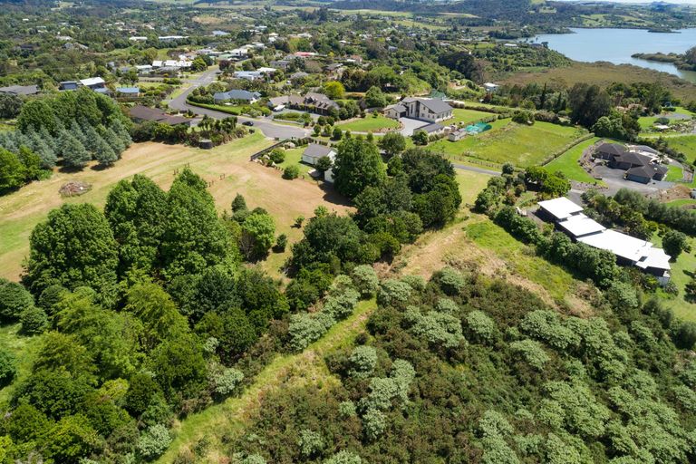 Photo of property in 10 Heron Hill, Kerikeri, 0230