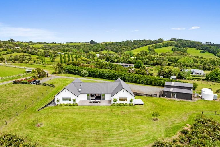 Photo of property in 245 Muriwai Valley Road, Muriwai, Waimauku, 0881