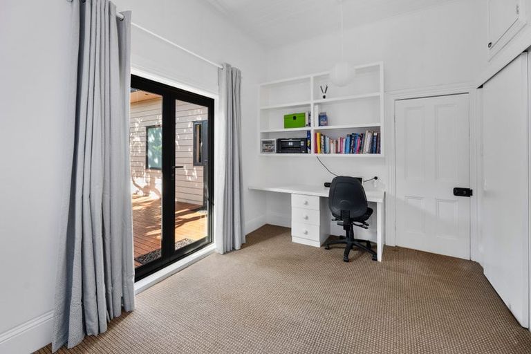 Photo of property in 6 Hall Street, Napier South, Napier, 4110