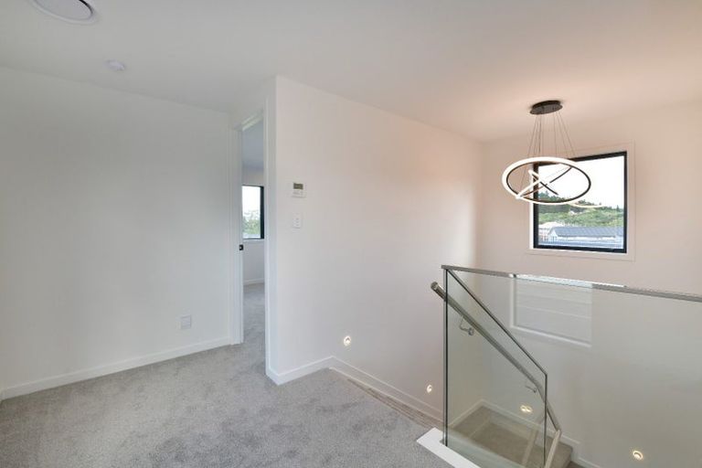 Photo of property in 15 Makenu Crescent, Wainui, Silverdale, 0992