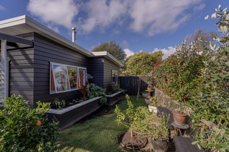 Photo of property in 56 Hahei Beach Road, Hahei, Whitianga, 3591