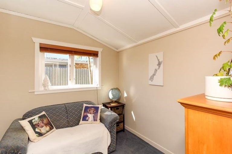 Photo of property in 100 Lemon Street, New Plymouth, 4312