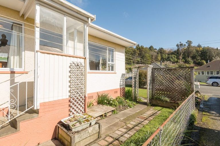 Photo of property in 1/125 Tipahi Street, Nelson South, Nelson, 7010