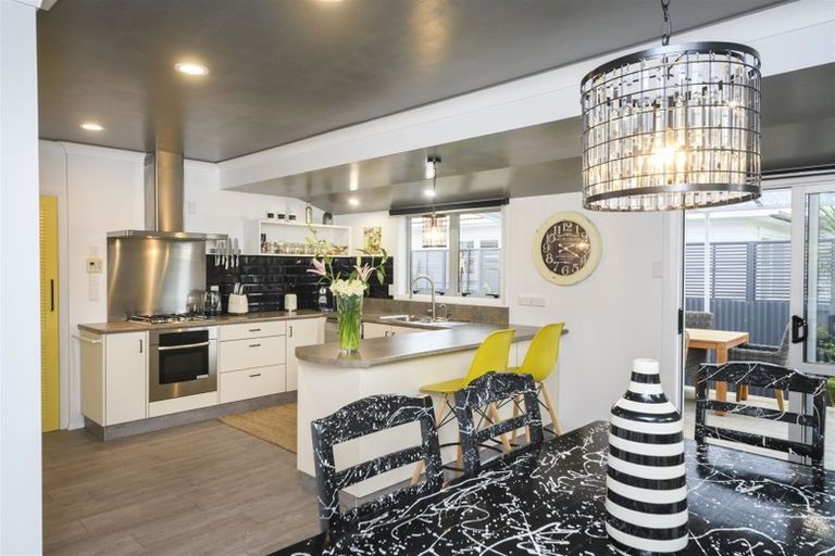 Photo of property in 2 Belmont Place, Terrace End, Palmerston North, 4410