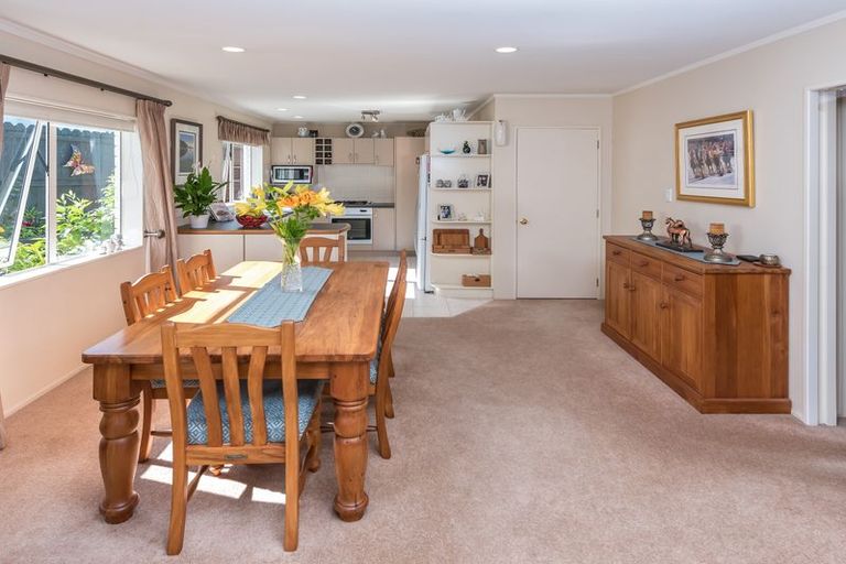 Photo of property in 2/12 Rochester Crescent, Somerville, Auckland, 2014