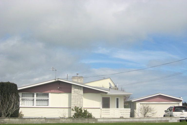 Photo of property in 2 Norton Place, Spotswood, New Plymouth, 4310