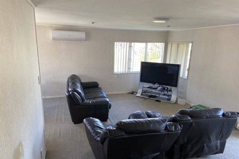 Photo of property in 139 Aviemore Drive, Highland Park, Auckland, 2010