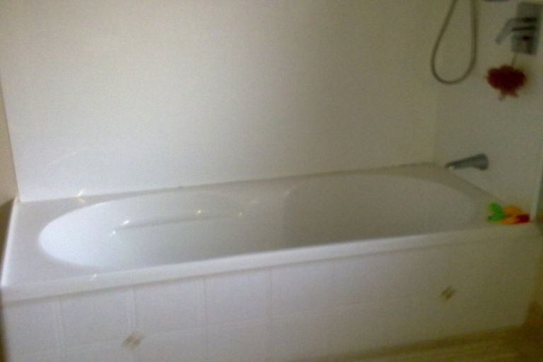 Photo of property in 38 Tussock Avenue, Mangere, Auckland, 2022