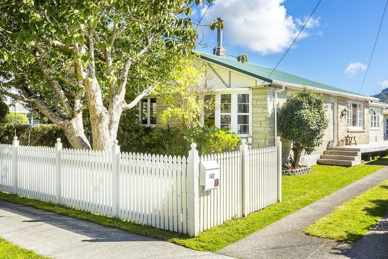 Photo of property in 142 Mcleod Street, Elderslea, Upper Hutt, 5018