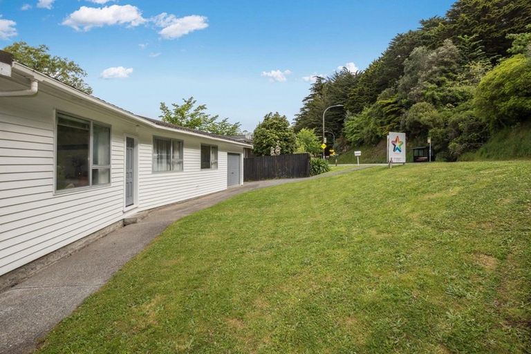 Photo of property in 292a Main Road, Tawa, Wellington, 5028