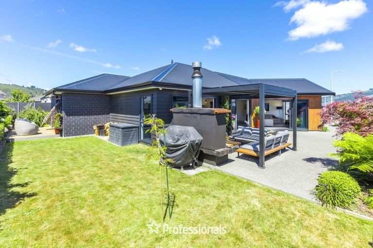 Photo of property in 8 Kerrigan Crescent, Wallaceville, Upper Hutt, 5018