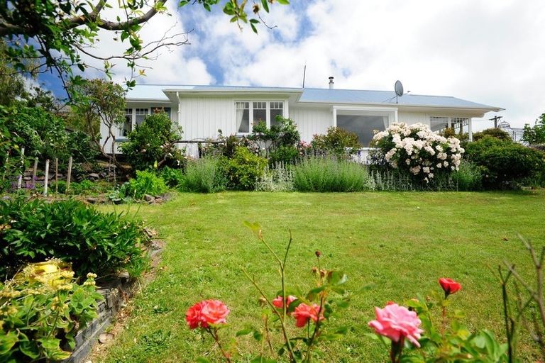 Photo of property in 15 Te Ra Crescent, Diamond Harbour, 8972