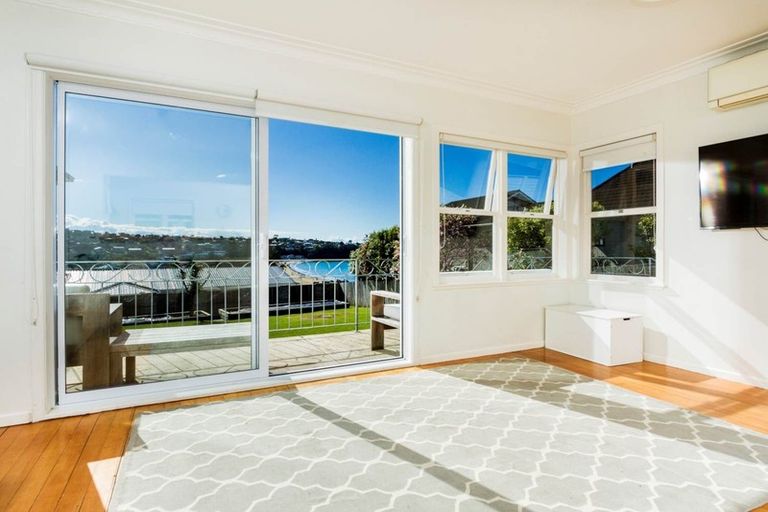 Photo of property in 2/30 Beechwood Road, Rothesay Bay, Auckland, 0630