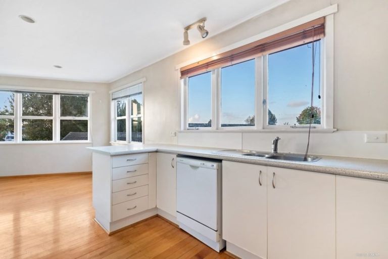 Photo of property in 330 Great South Road, Opaheke, Papakura, 2113