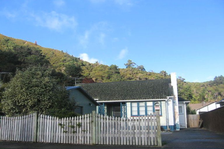Photo of property in 203 Whites Line East, Waiwhetu, Lower Hutt, 5010