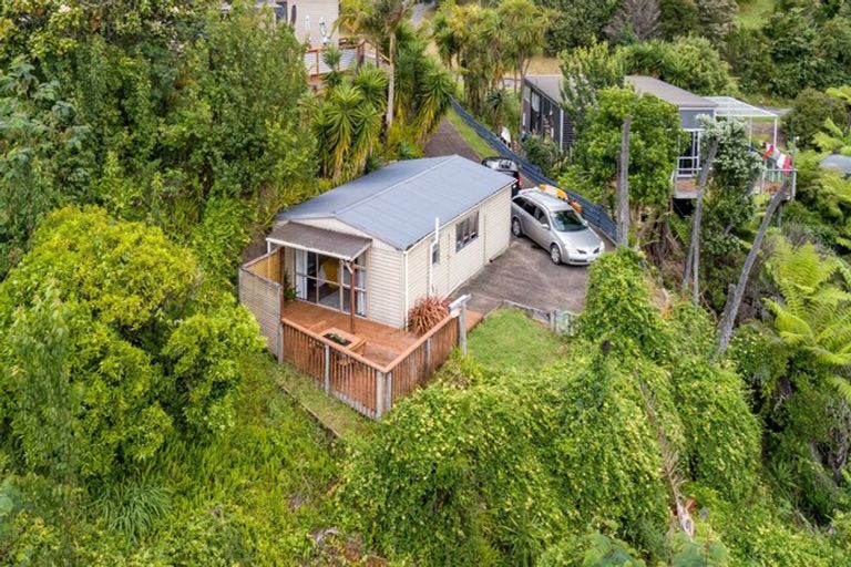 Photo of property in 2 Ridge Road, Tairua, 3508