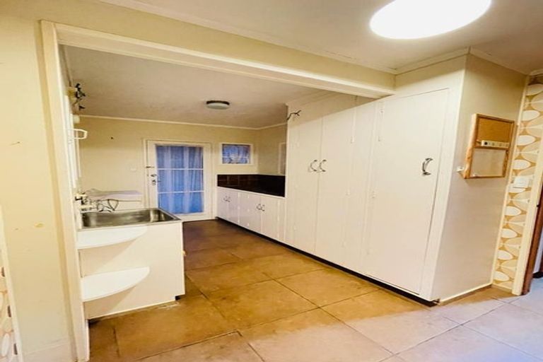 Photo of property in 1 Sovereign Place, Glenfield, Auckland, 0629