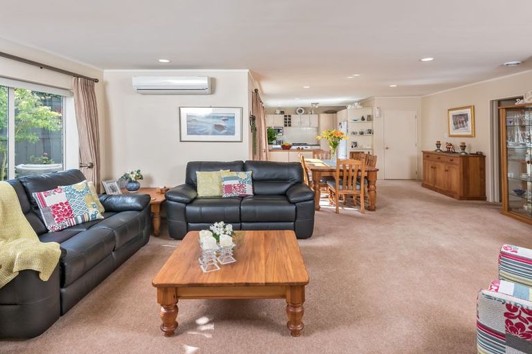 Photo of property in 2/12 Rochester Crescent, Somerville, Auckland, 2014