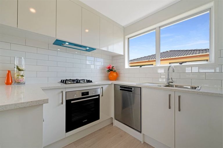 Photo of property in 6 Virgo Place, Glen Eden, Auckland, 0602