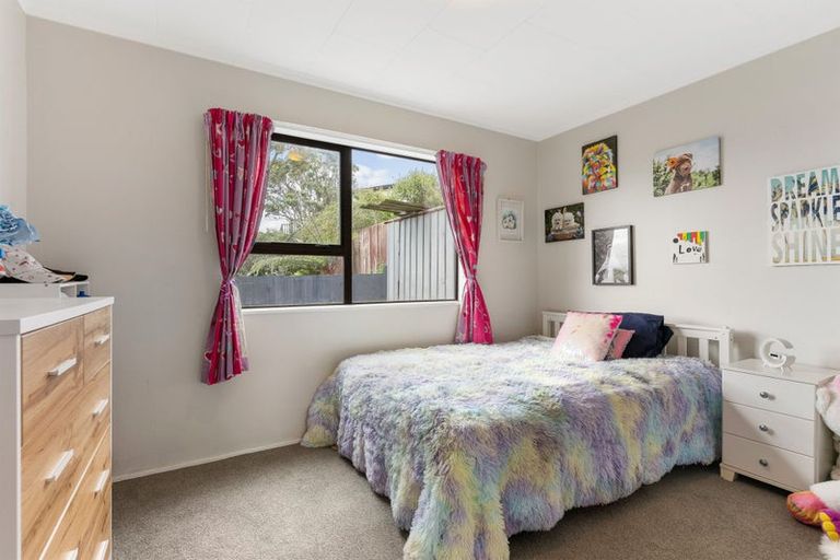 Photo of property in 11 Sunhaven Drive, Newlands, Wellington, 6037